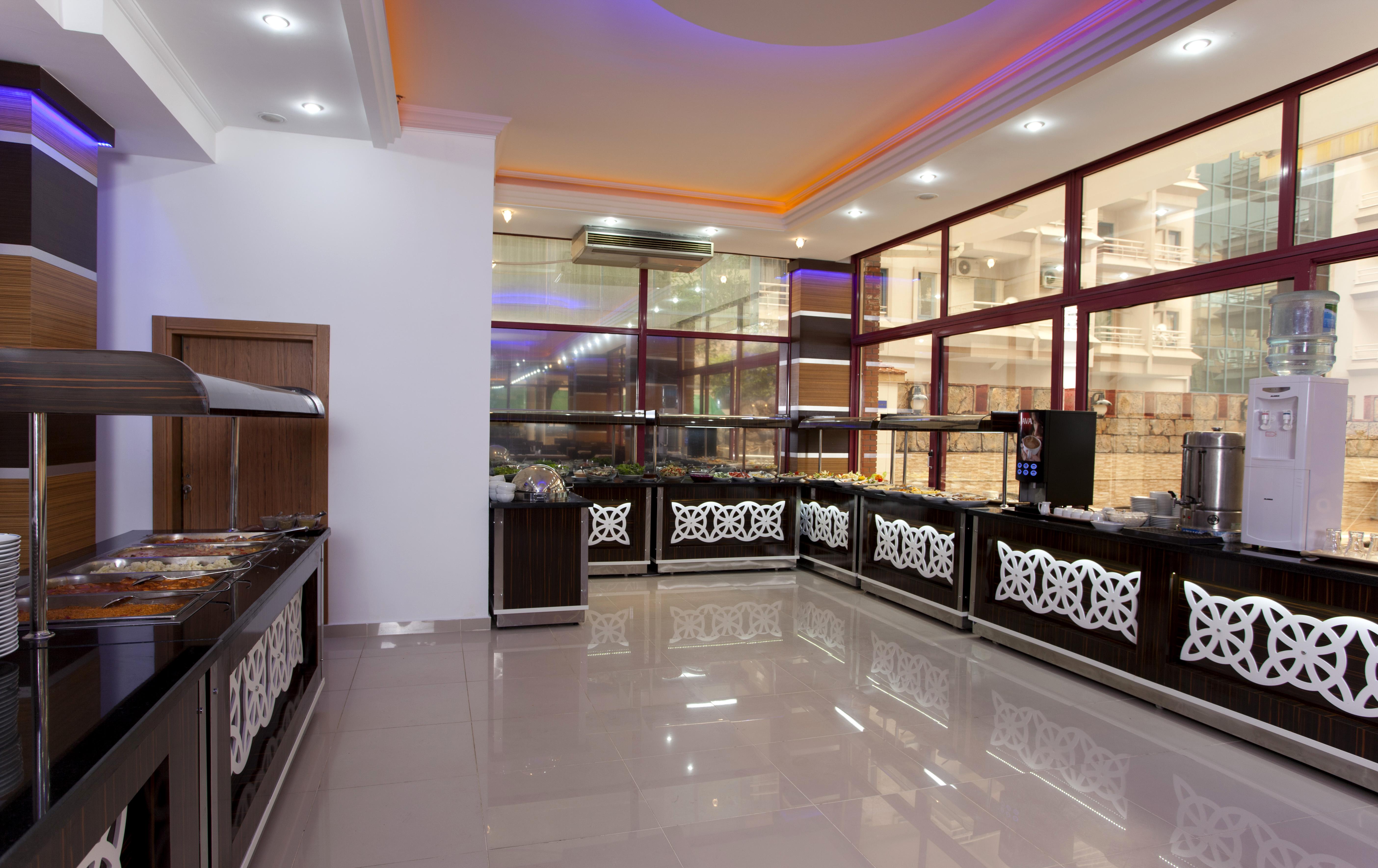 Diamore Hotell 3*