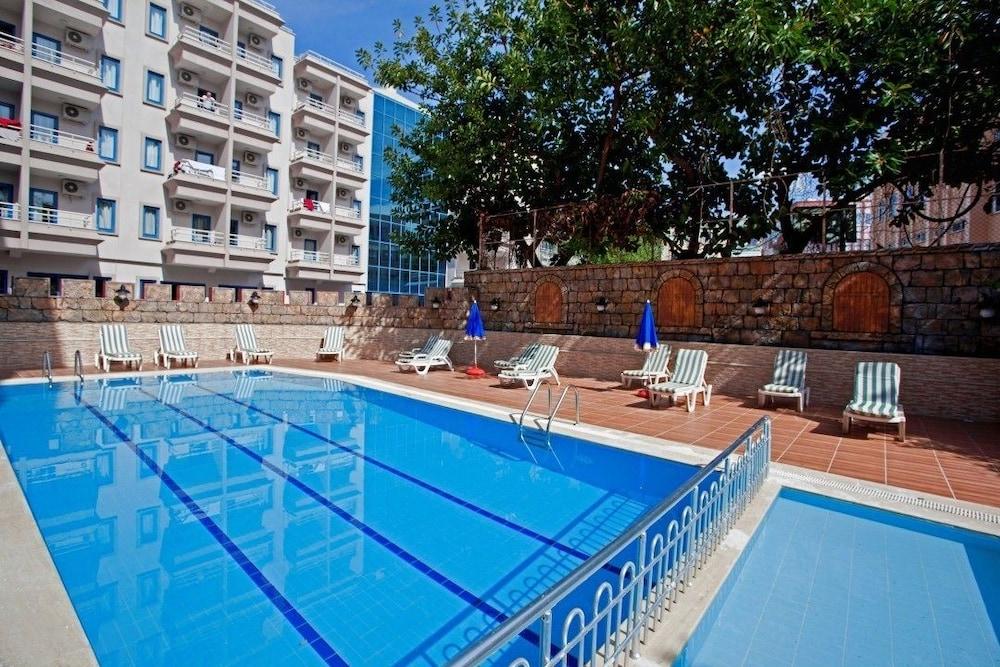 Diamore Hotell 3*