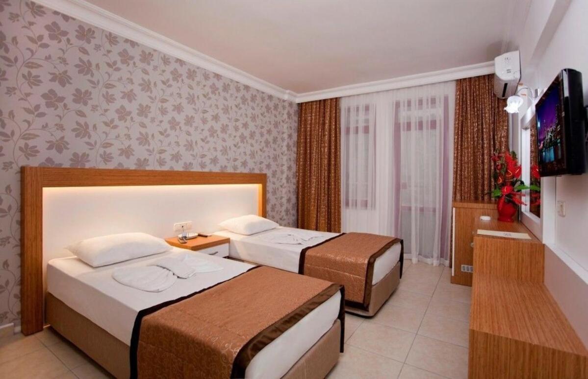Diamore Hotel 3*